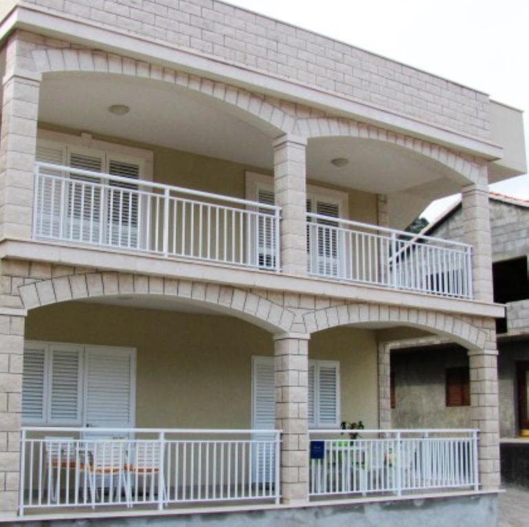 Apartments Morgen Brna Bagian luar foto