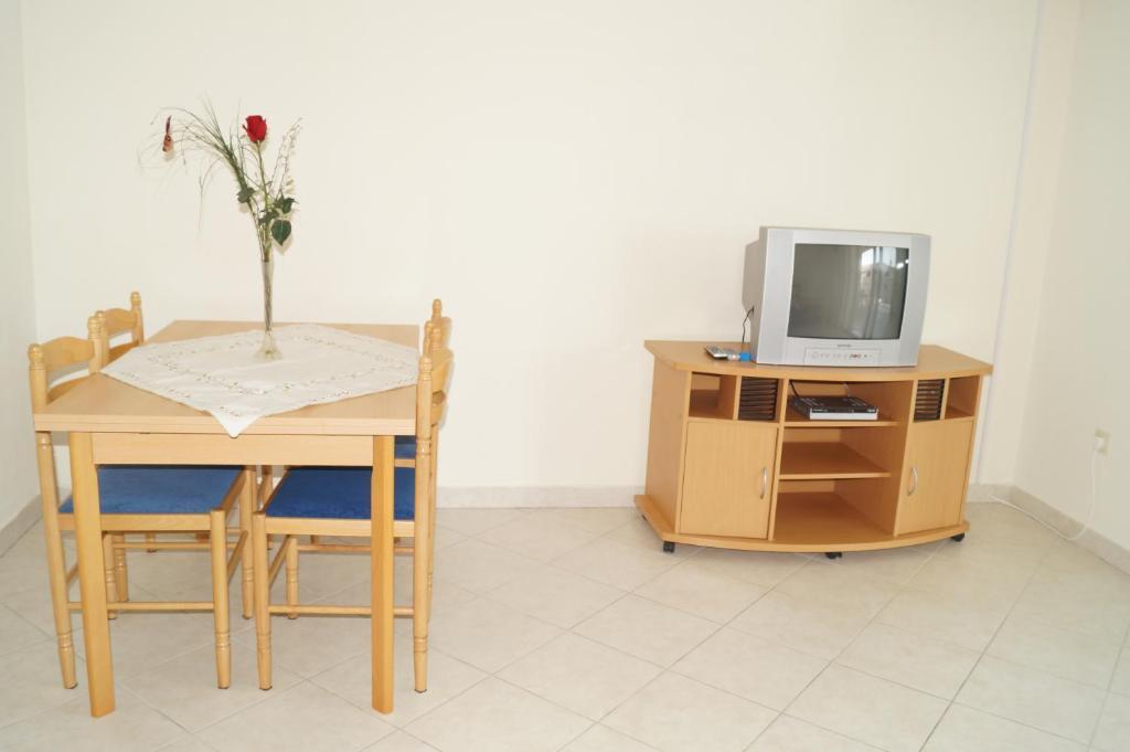Apartments Morgen Brna Ruang foto