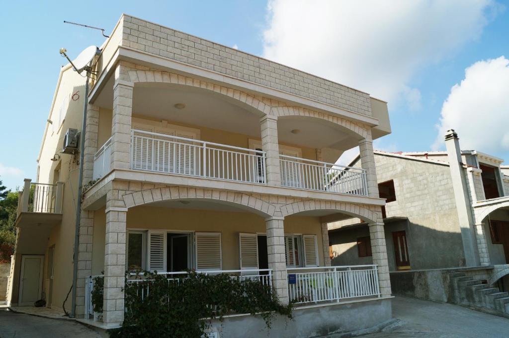 Apartments Morgen Brna Bagian luar foto