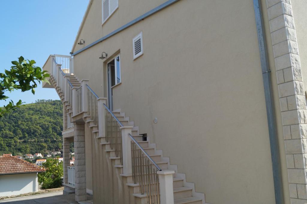 Apartments Morgen Brna Bagian luar foto